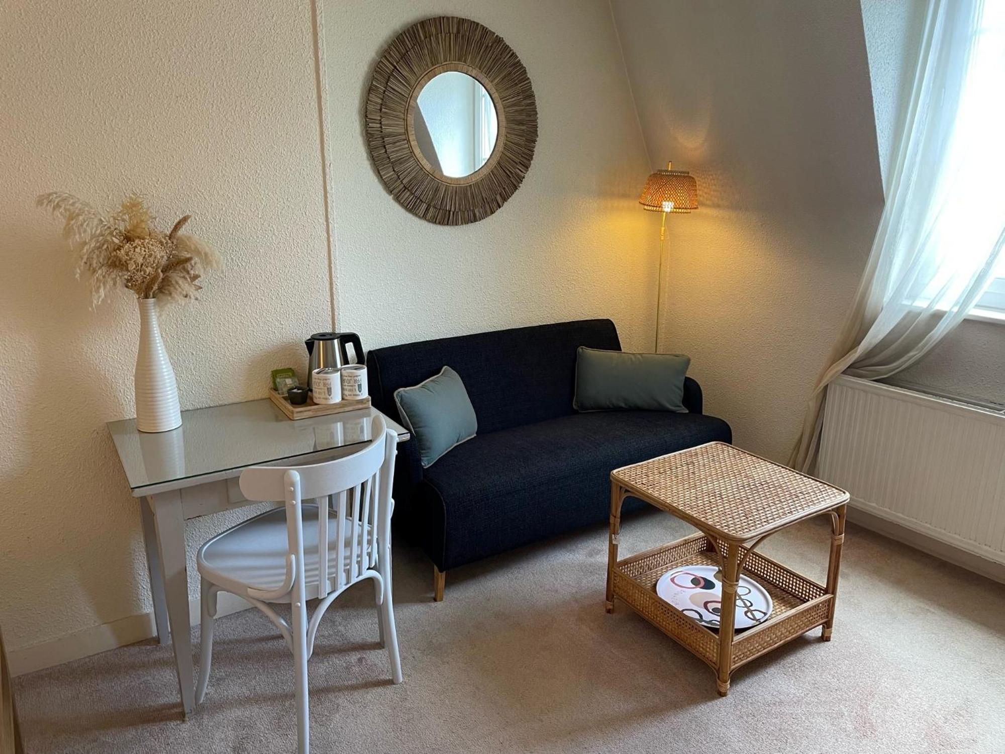 Hotel Des Falaises วิลเลร์-ซูร์-แมร์ ภายนอก รูปภาพ
