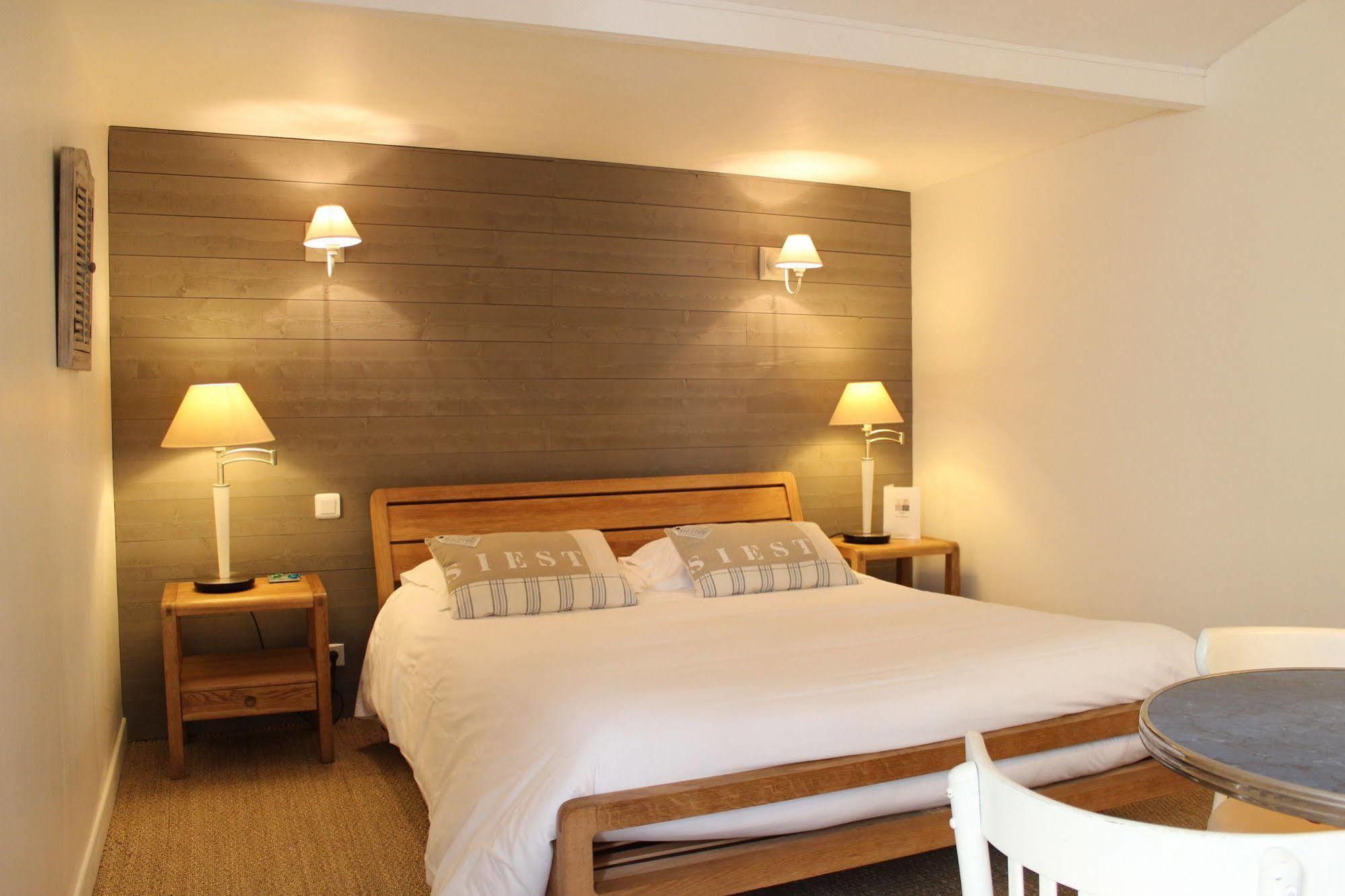 Hotel Des Falaises วิลเลร์-ซูร์-แมร์ ภายนอก รูปภาพ