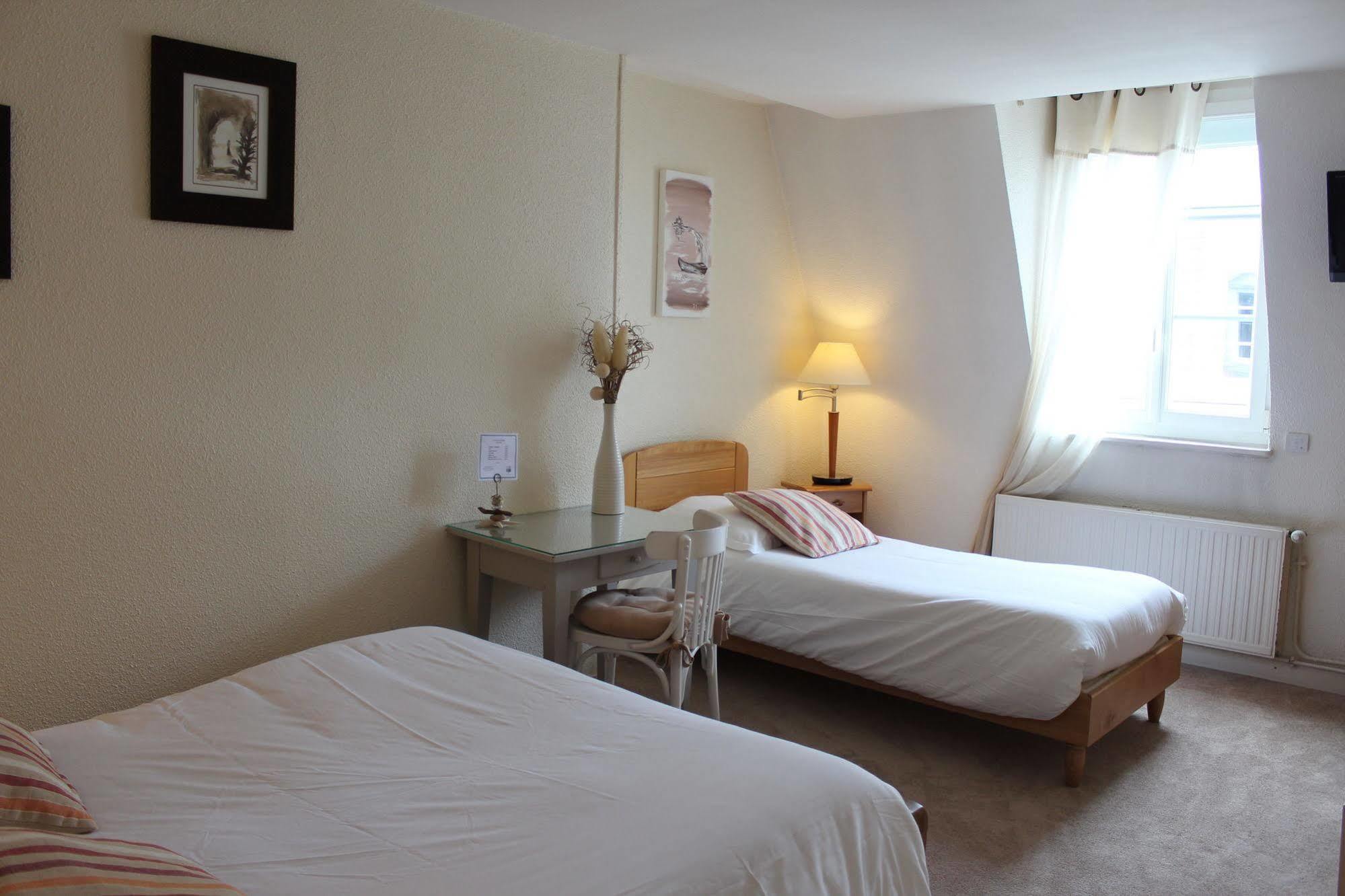 Hotel Des Falaises วิลเลร์-ซูร์-แมร์ ภายนอก รูปภาพ